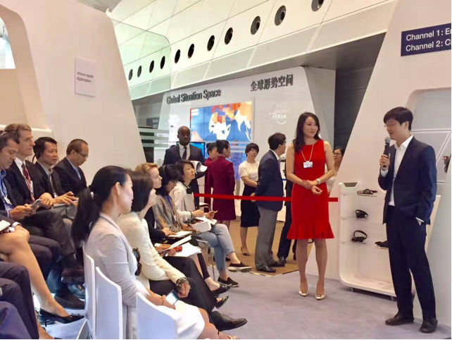 【职人社】特赞创始人范凌：如何通过 AI 将创造力赋能给 40 万商家-2