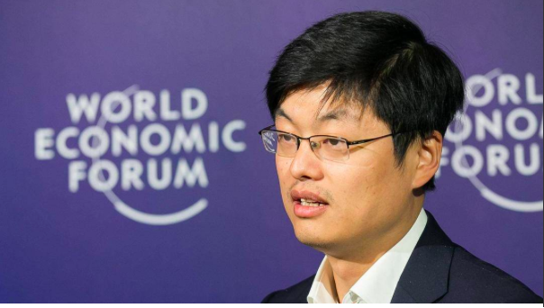 【虎嗅】从设计师到数据控，特赞的to B转型-1